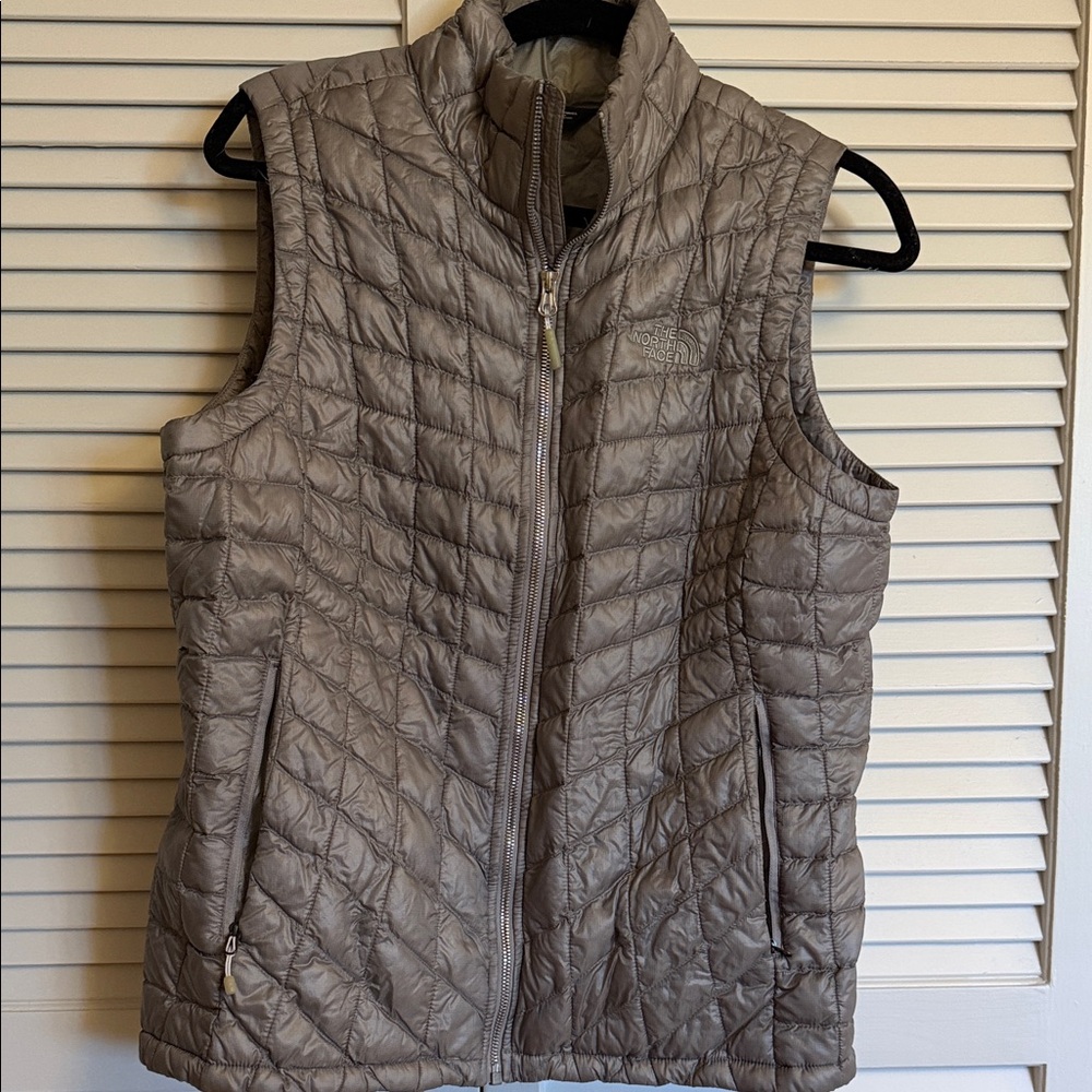 The North Face Women's Thermoball Quilted Vest - Gray